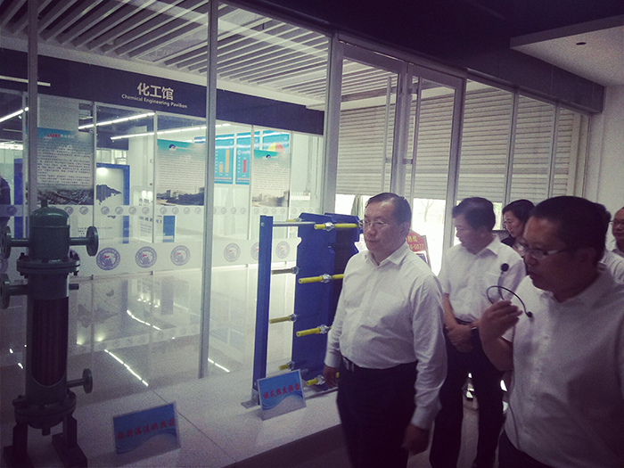 王忠林书记到胜游网页版登录入口-胜游（中国）
集团展位观展