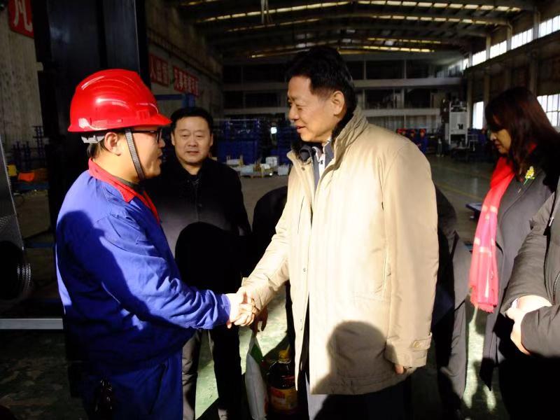 济南市总工会常务副主席傅金峰到胜游网页版登录入口-胜游(中国)
集团走访慰问 济南市总工会常务副主席傅金峰到胜游网页版登录入口-胜游(中国)
集团走访慰问