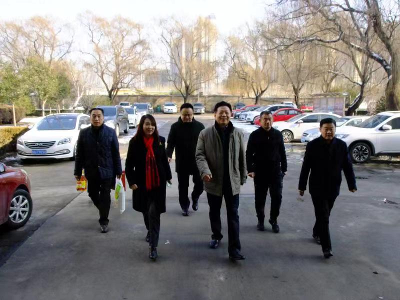 济南市总工会常务副主席傅金峰到胜游网页版登录入口-胜游(中国)
集团走访慰问 济南市总工会常务副主席傅金峰到胜游网页版登录入口-胜游(中国)
集团走访慰问