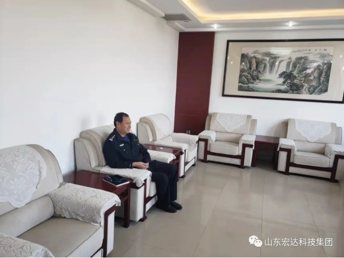 山东胜游网页版登录入口-胜游（中国）
集团副总经理张广义到开发区派出所慰问